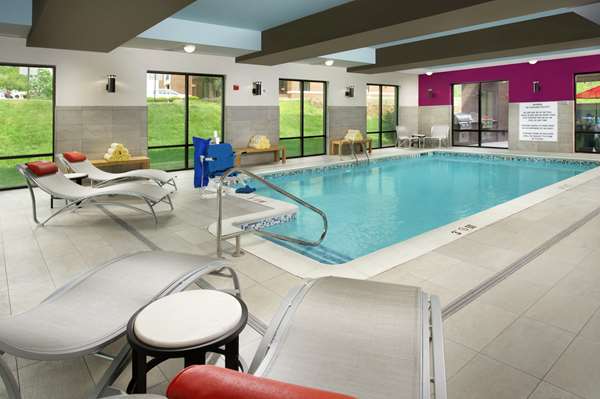 Pool - Home2 Suites by Hilton East Louisville