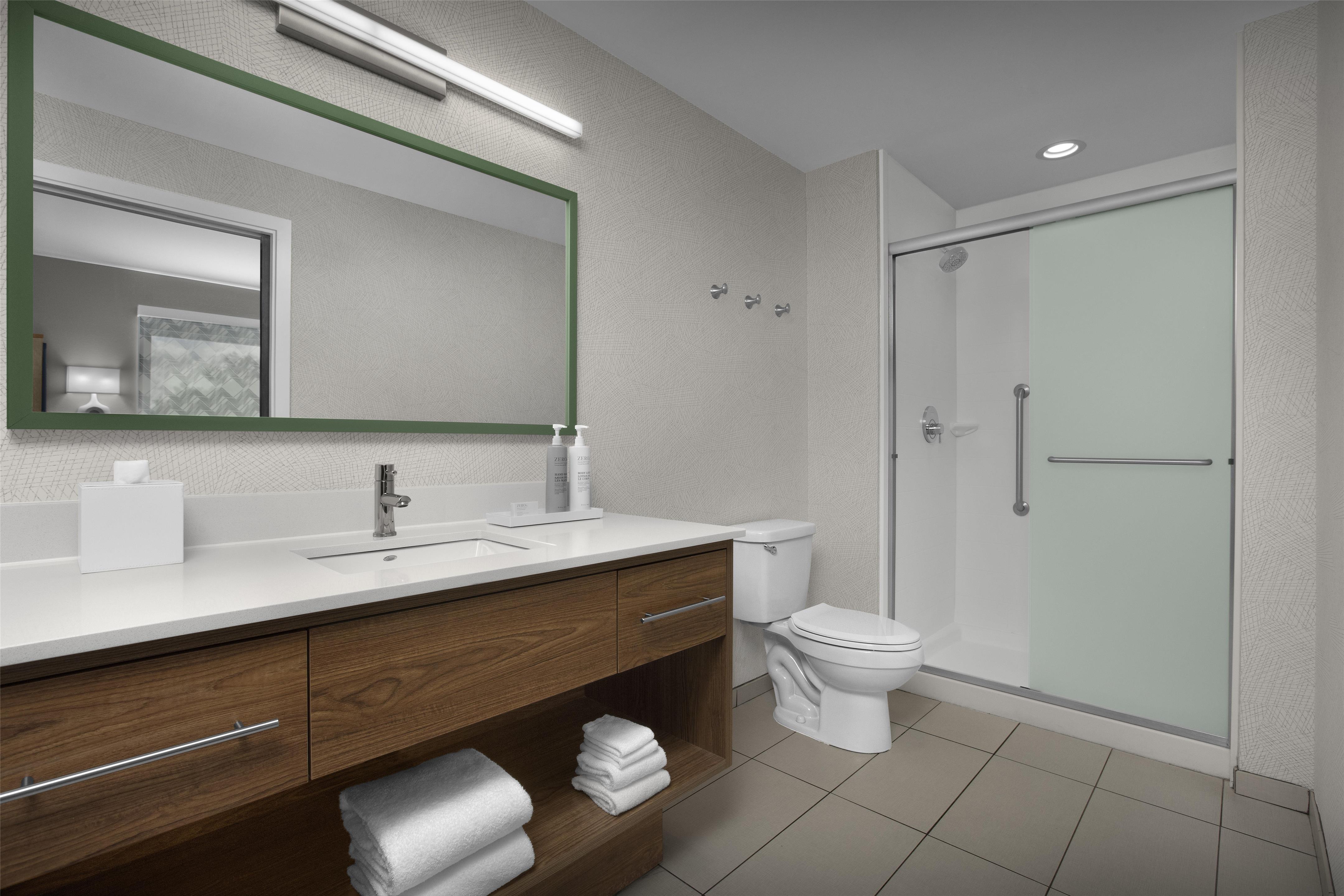 Guest room bath