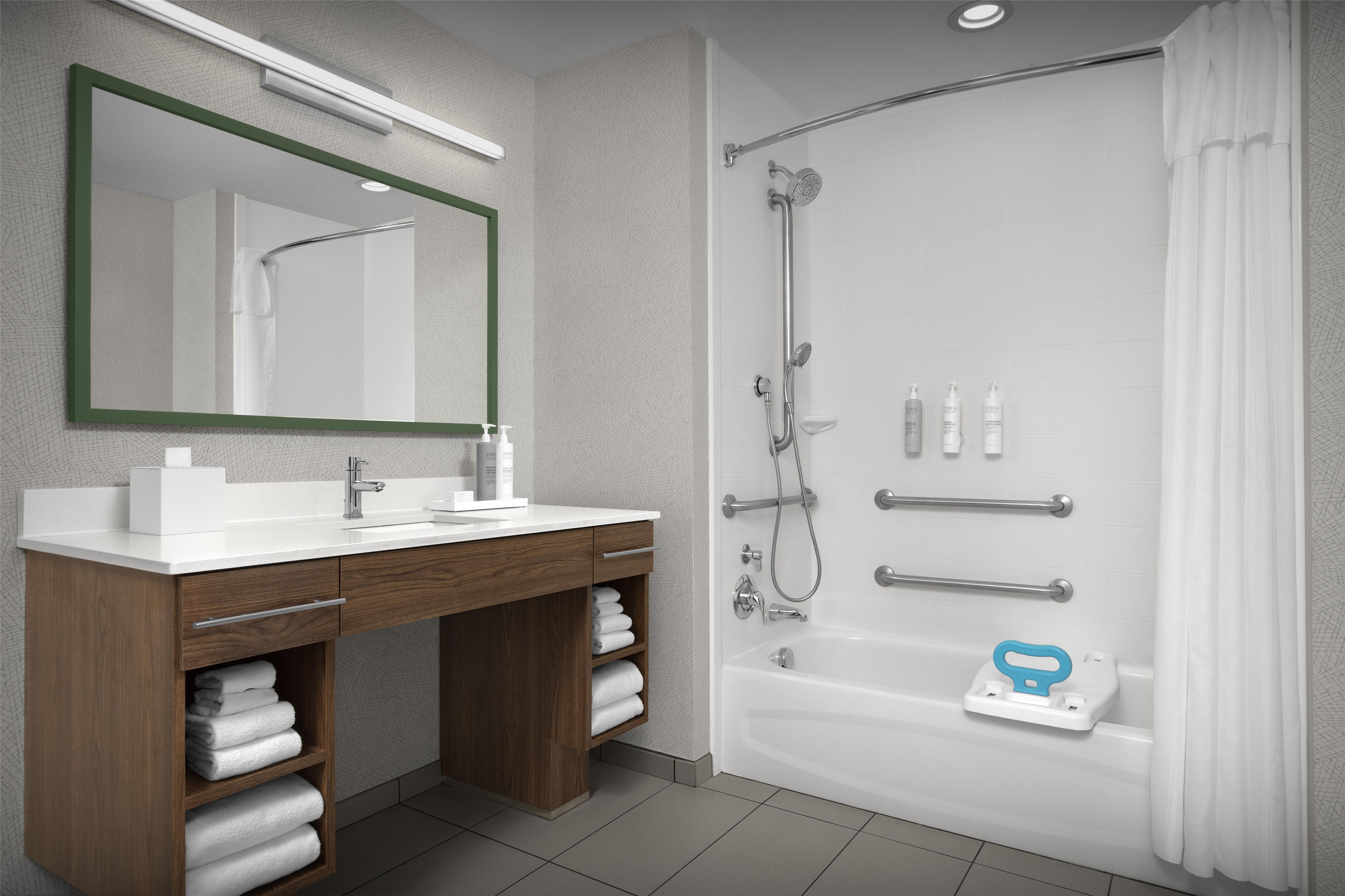 Guest room bath