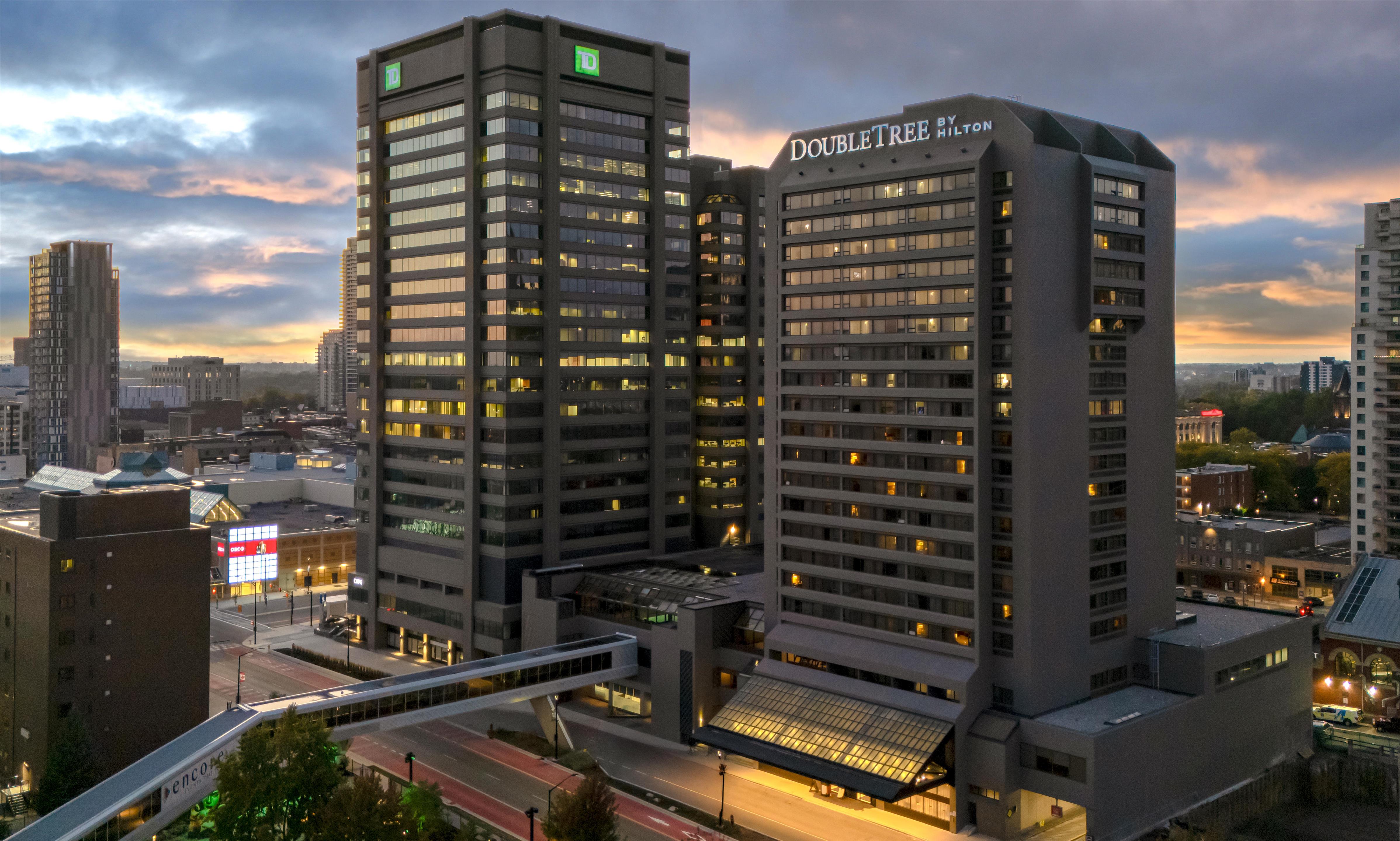 Exterior | DoubleTree by Hilton Hotel London Ontario