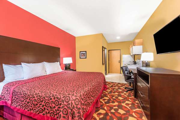  - Days Inn & Suites El Dorado