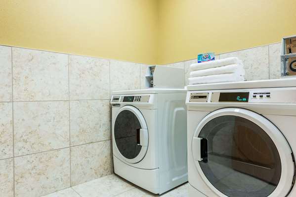  - Days Inn & Suites El Dorado