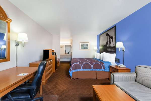  - Super 8 Motel Cleburne