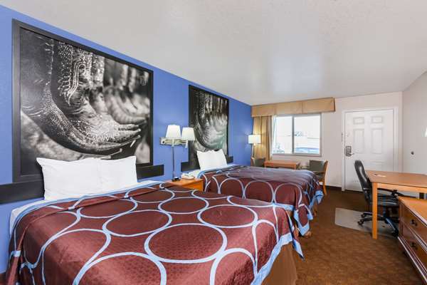  - Super 8 Motel Cleburne