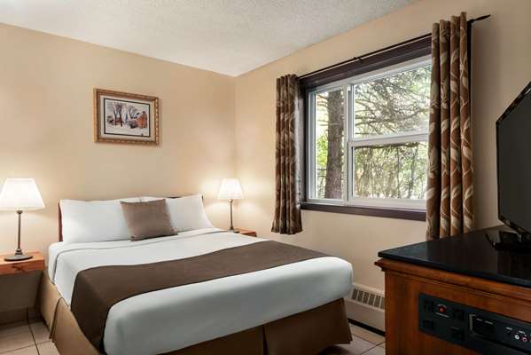 Suite - Thriftlodge Edmonton