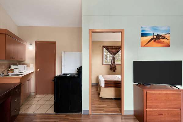 Suite - Thriftlodge Edmonton