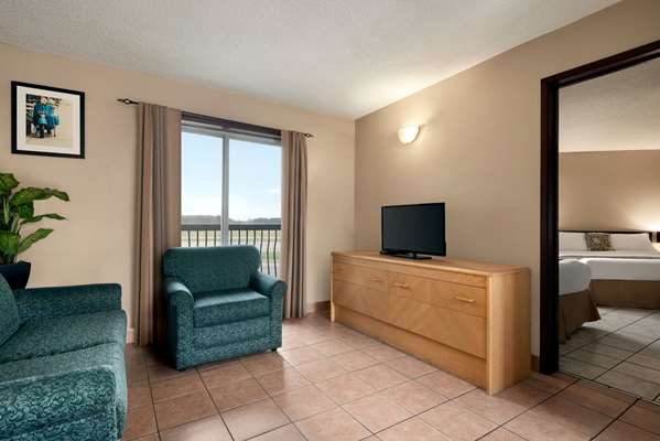 Suite - Thriftlodge Edmonton