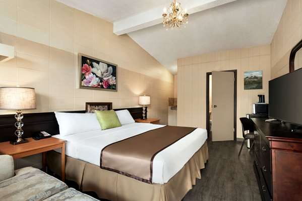 Suite - Thriftlodge Edmonton