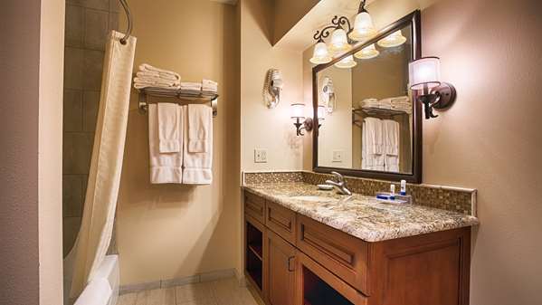  - Best Western Plus Country Cupboard Inn Lewisburg