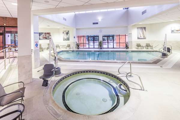 Pool - DoubleTree by Hilton Hotel Andover