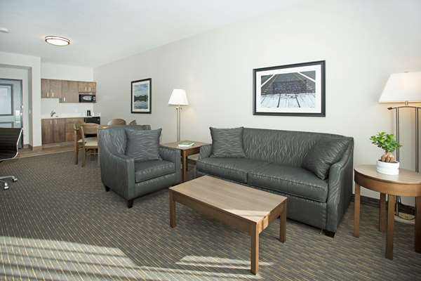 Suite - Wingate by Wyndham Hotel Airport Calgary