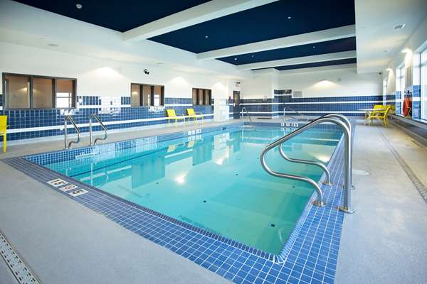 Pool - Wingate by Wyndham Hotel Airport Calgary