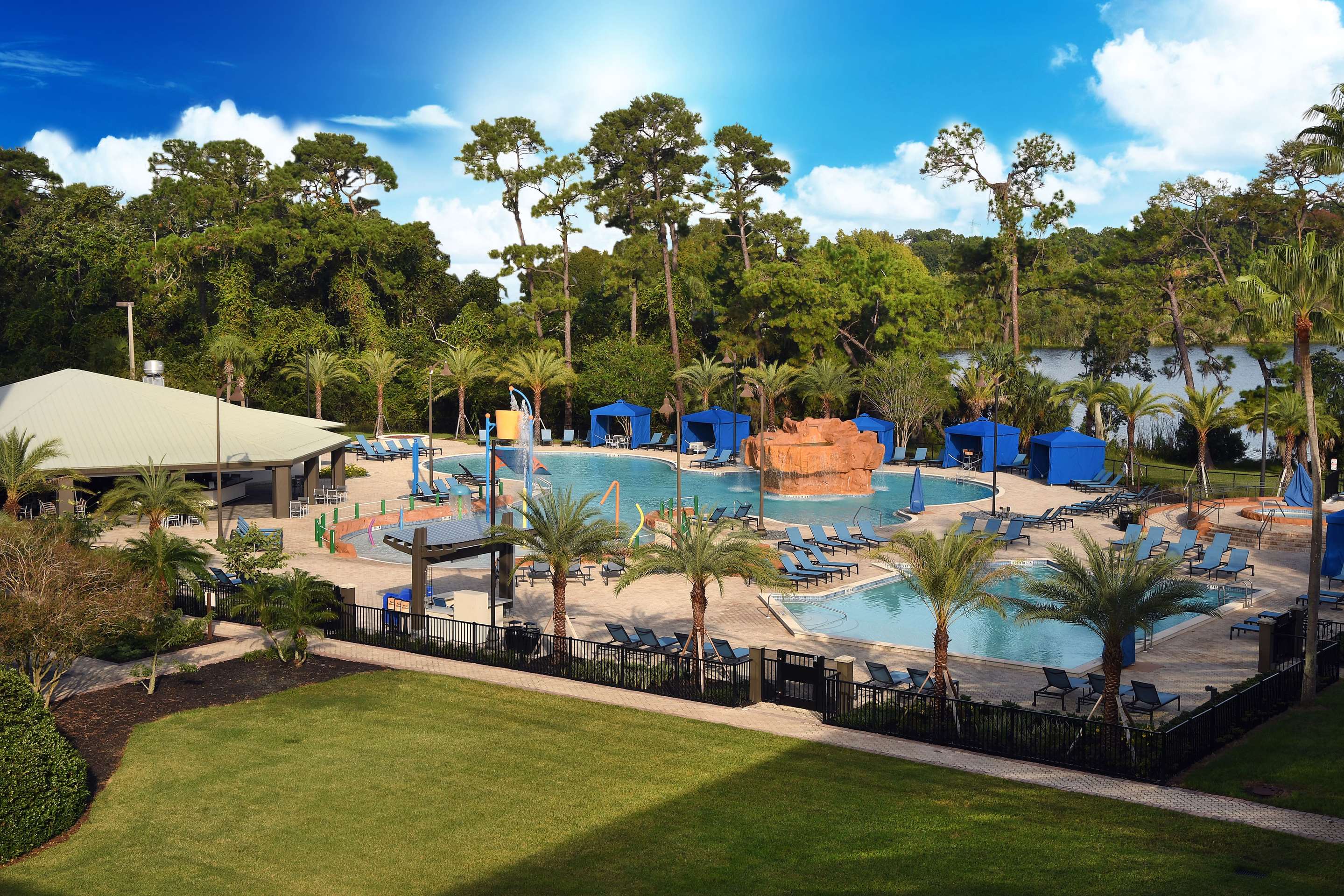 Pool | Wyndham Garden Lake Buena Vista Disney Springs® Resort Area