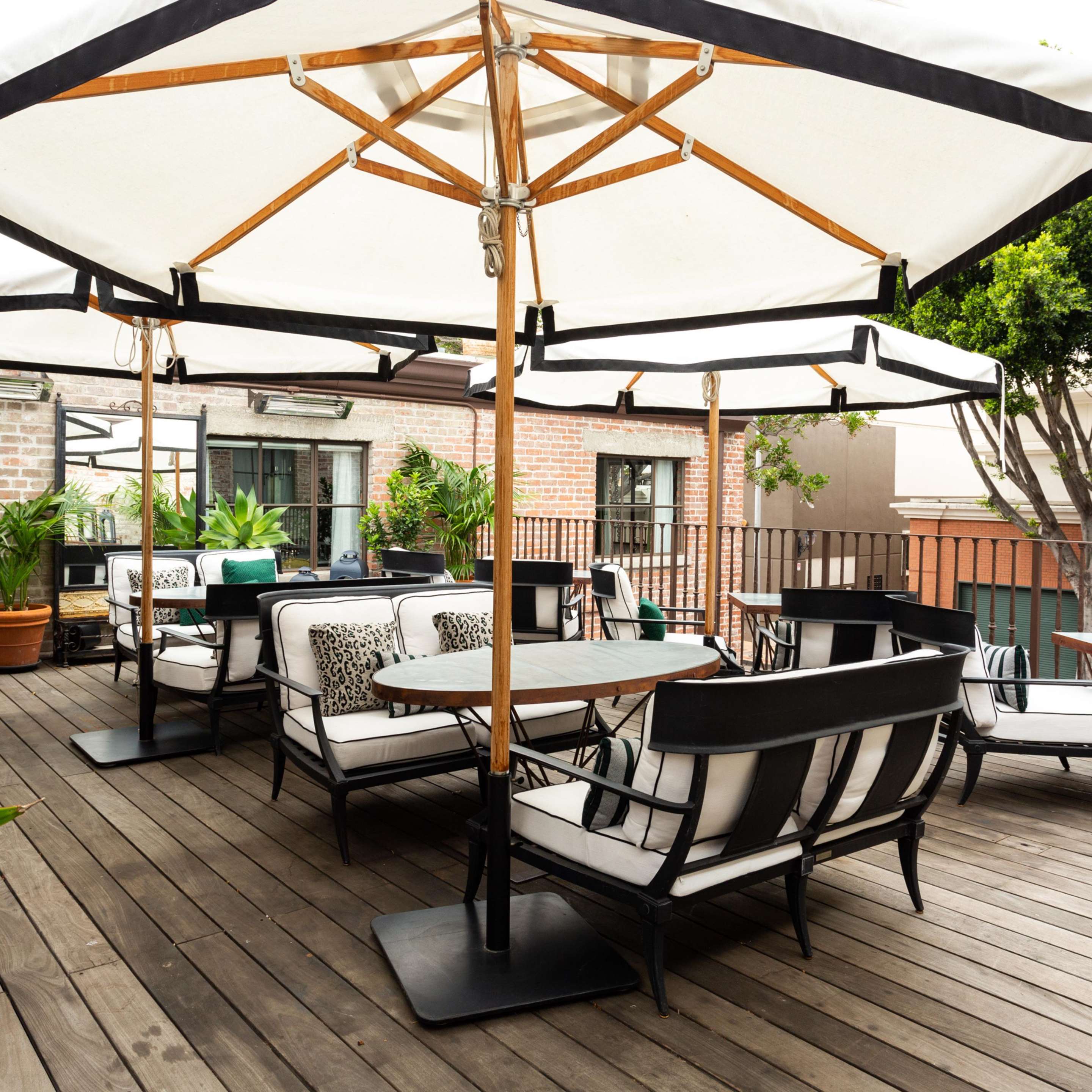 Guest Terrace | Granada Hotel & Bistro