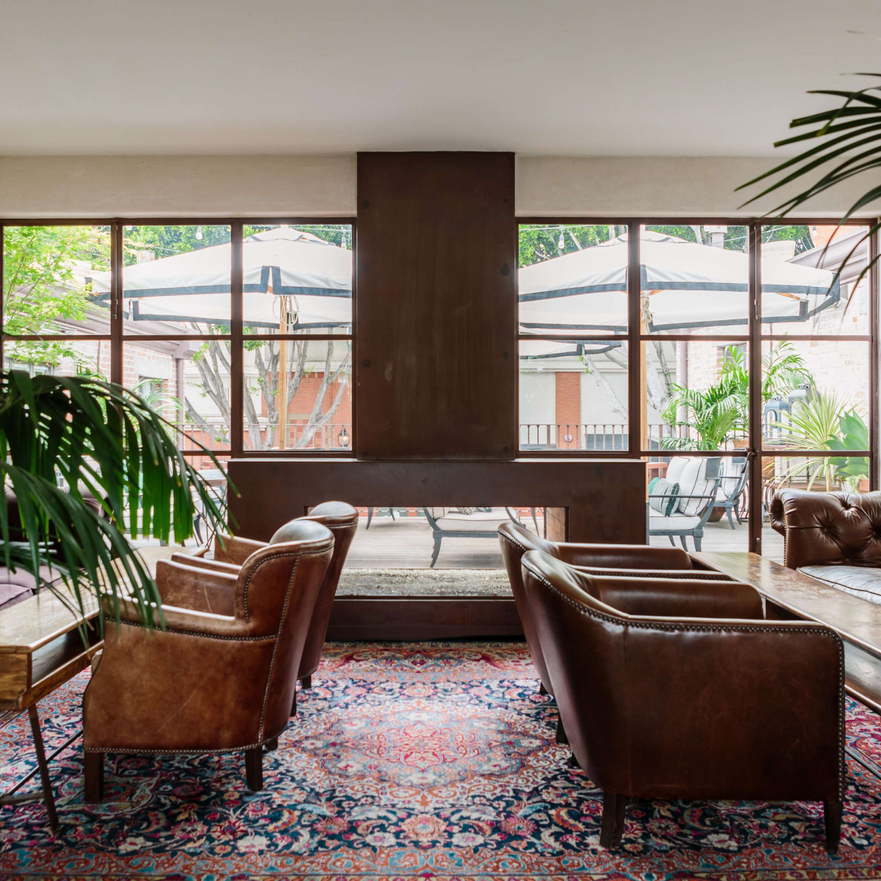 Upstairs Guest Lounge | Granada Hotel & Bistro
