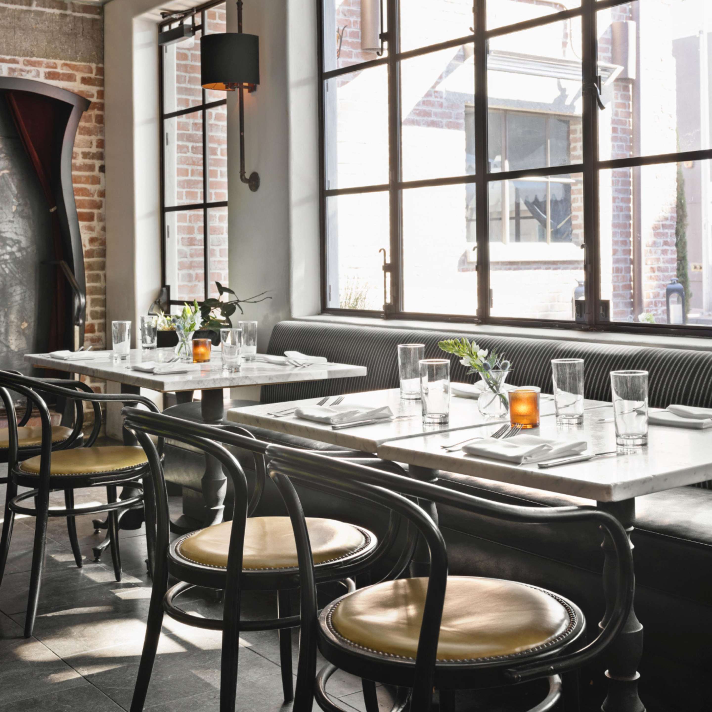 Bistro Window Seating | Granada Hotel & Bistro