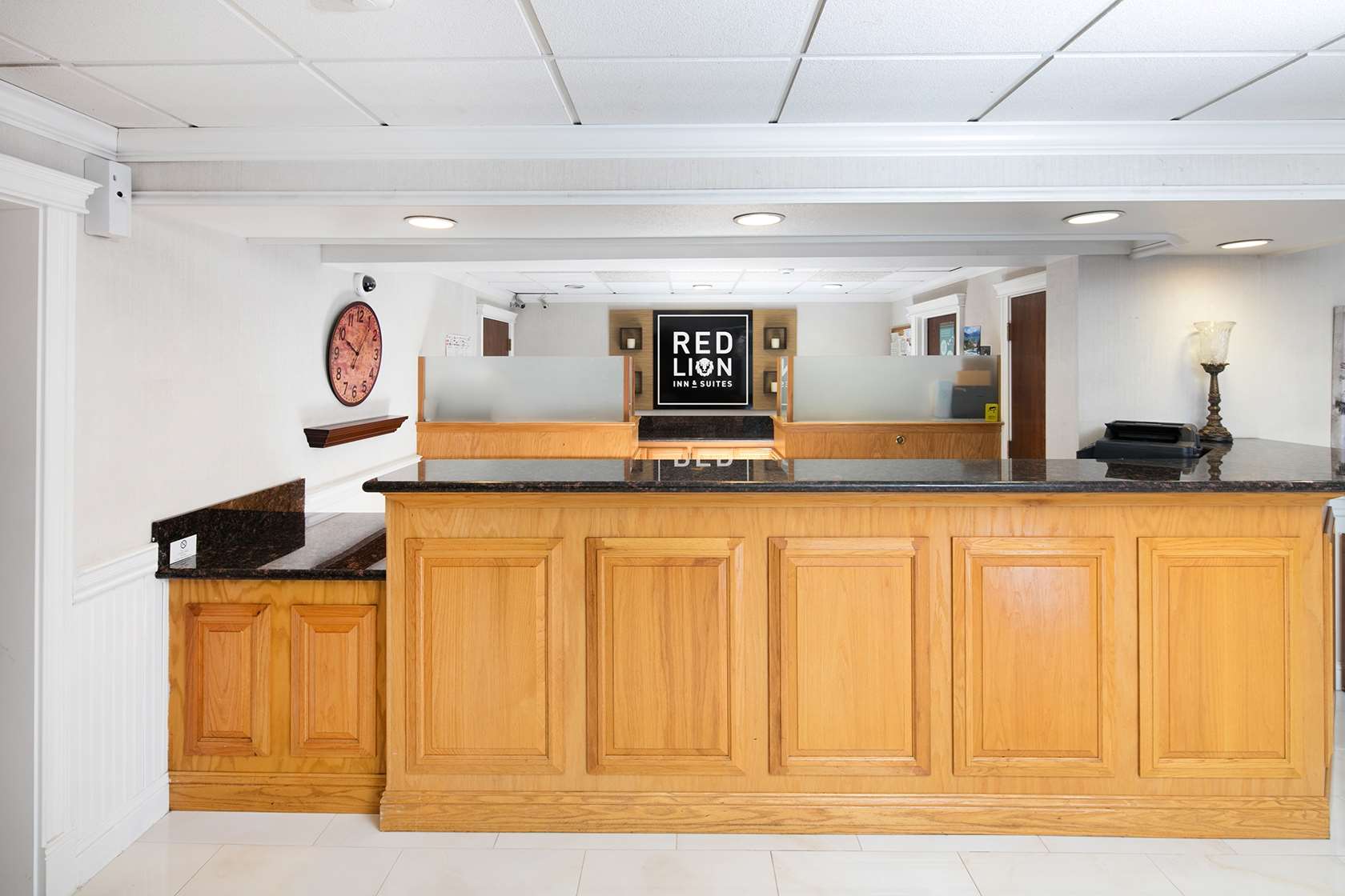 CAAUBU Front desk