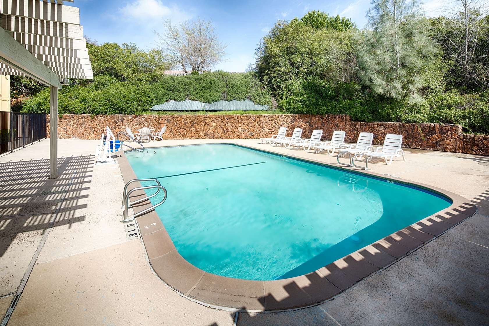 CAAUBU Pool