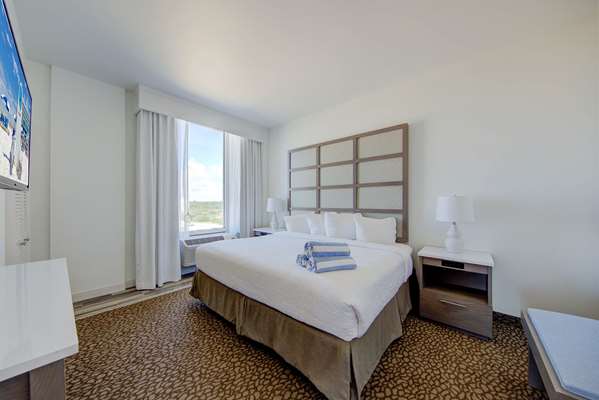 Suite - Best Western Premier The Tides Hotel Orange Beach