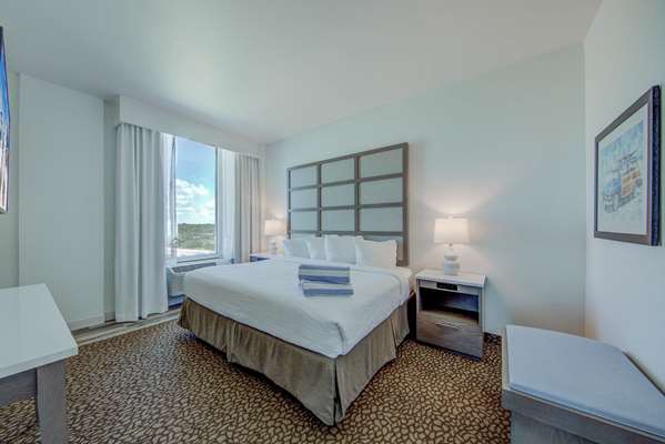 Suite - Best Western Premier The Tides Hotel Orange Beach