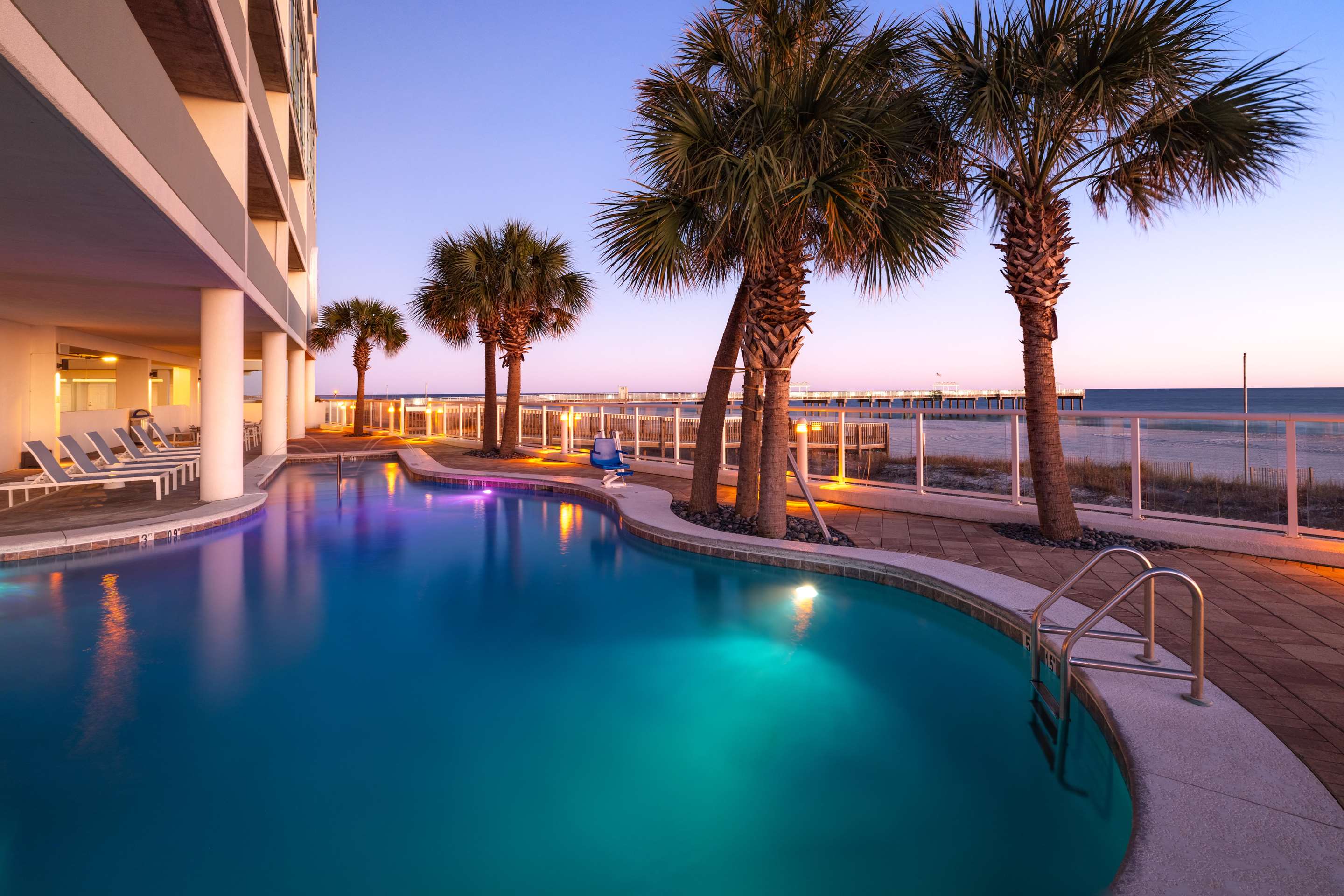 Outdoor Pool - Sunset | Best Western Premier The Tides
