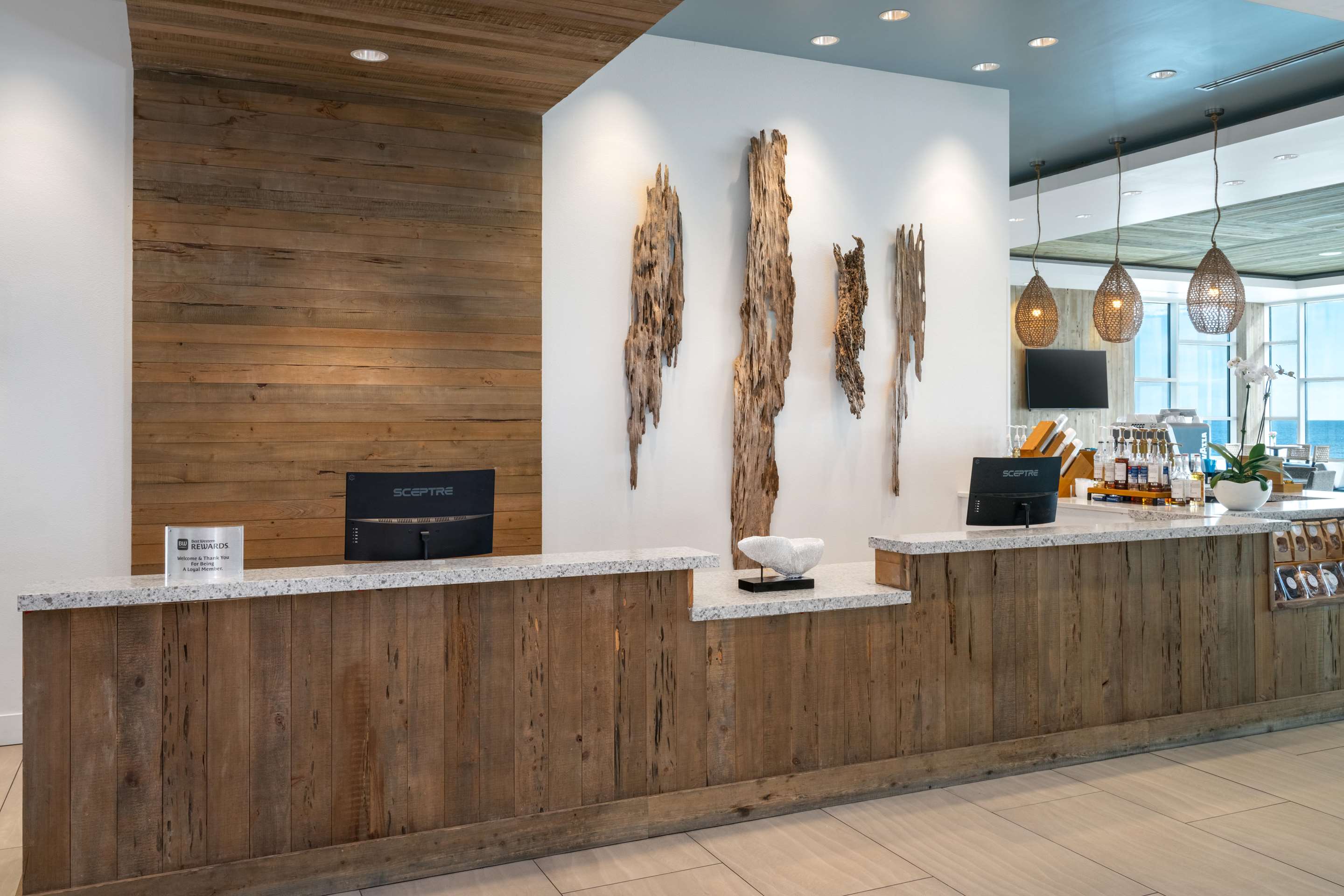Front Desk | Best Western Premier The Tides