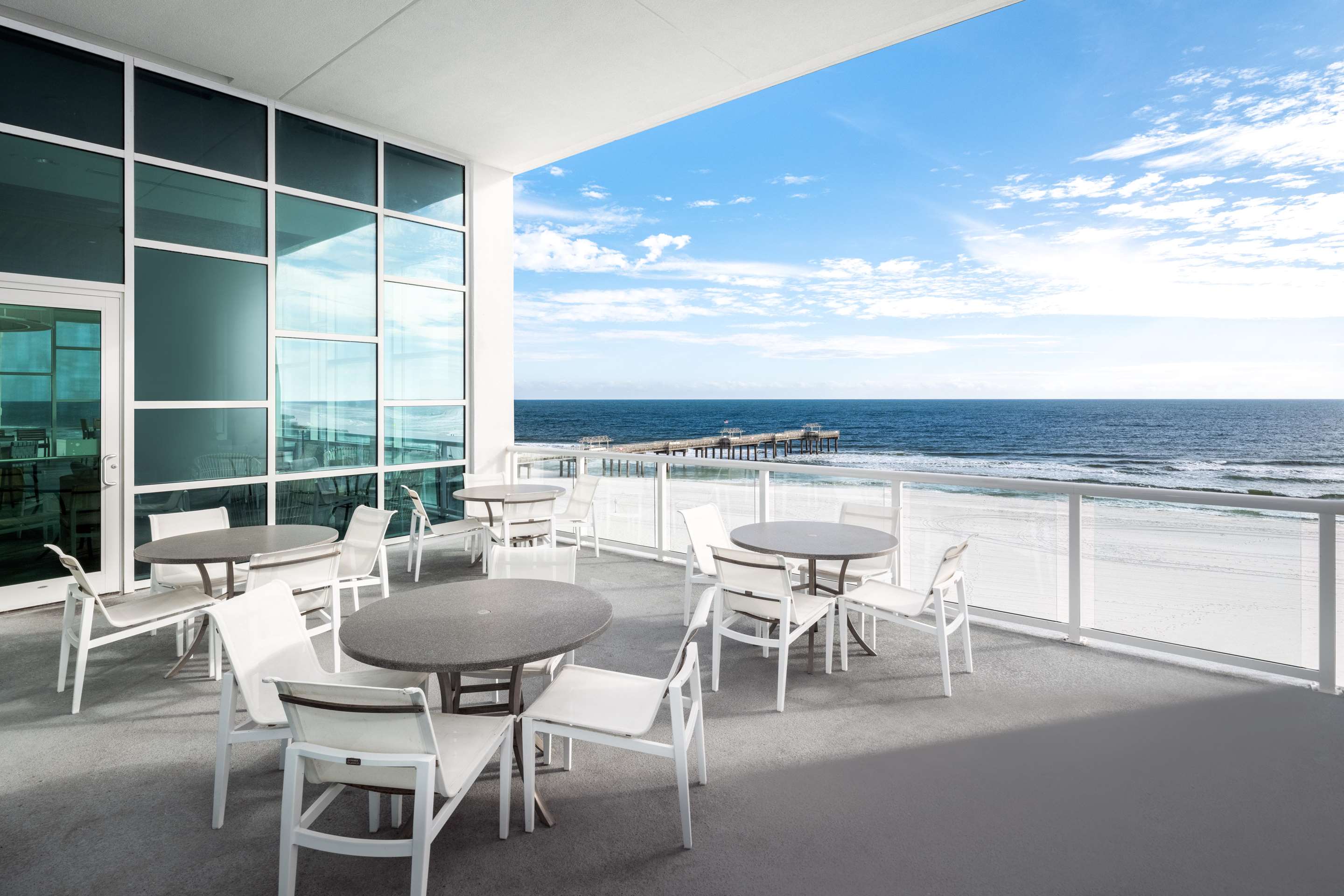 Common Area Patio | Best Western Premier The Tides