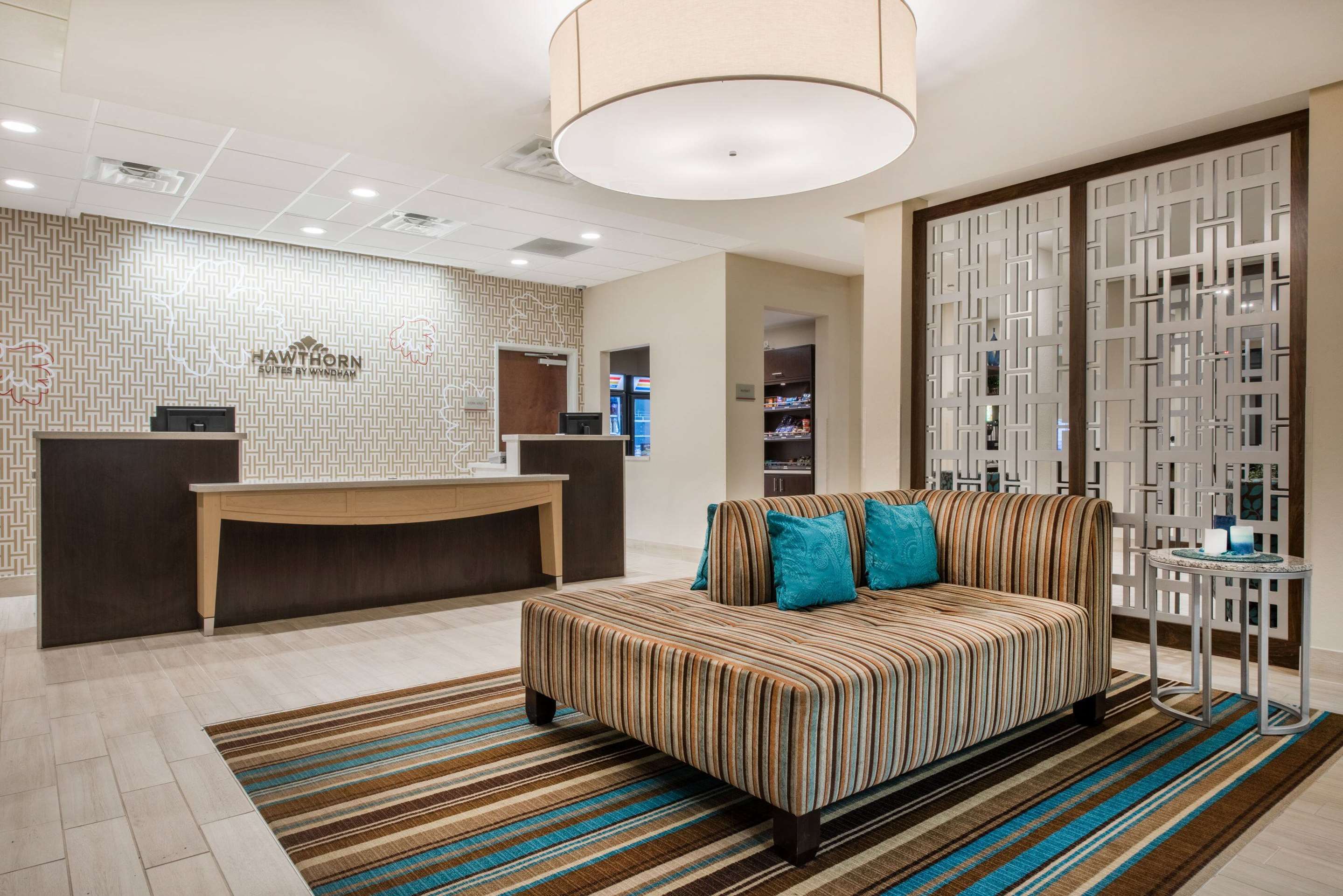 Lobby | Hawthorn Suites by Wyndham Bridgeport/Clarksburg