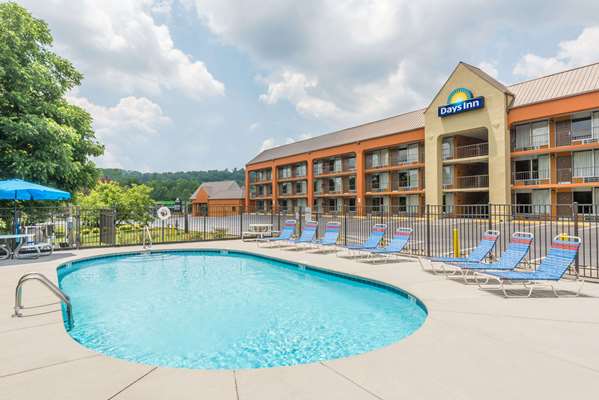 Pool - Days Inn East Knoxville - I-40, Exit 394