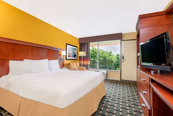  - Days Inn East Knoxville - I-40, Exit 394