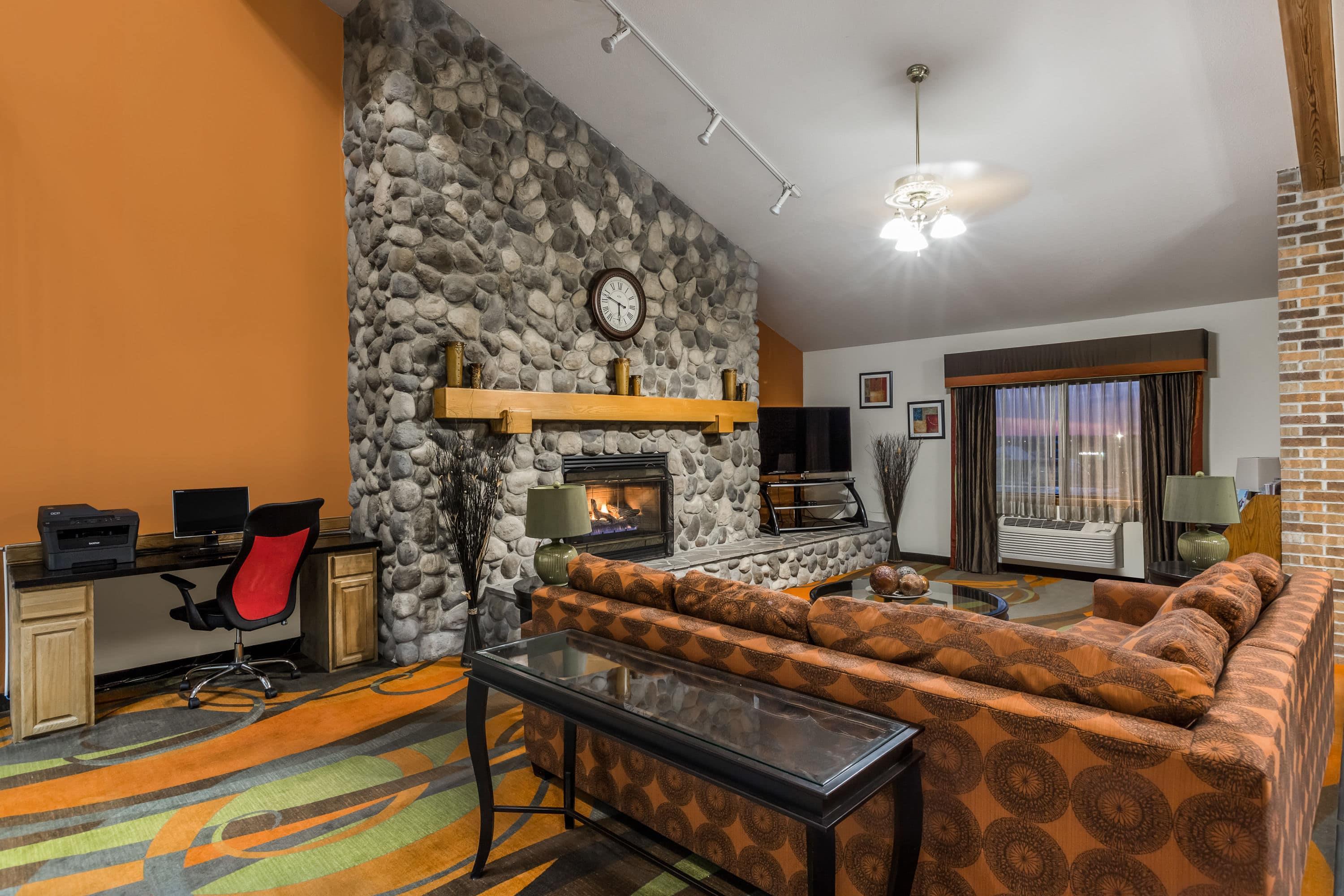 Lobby | Ramada by Wyndham Platte City KCI Airport