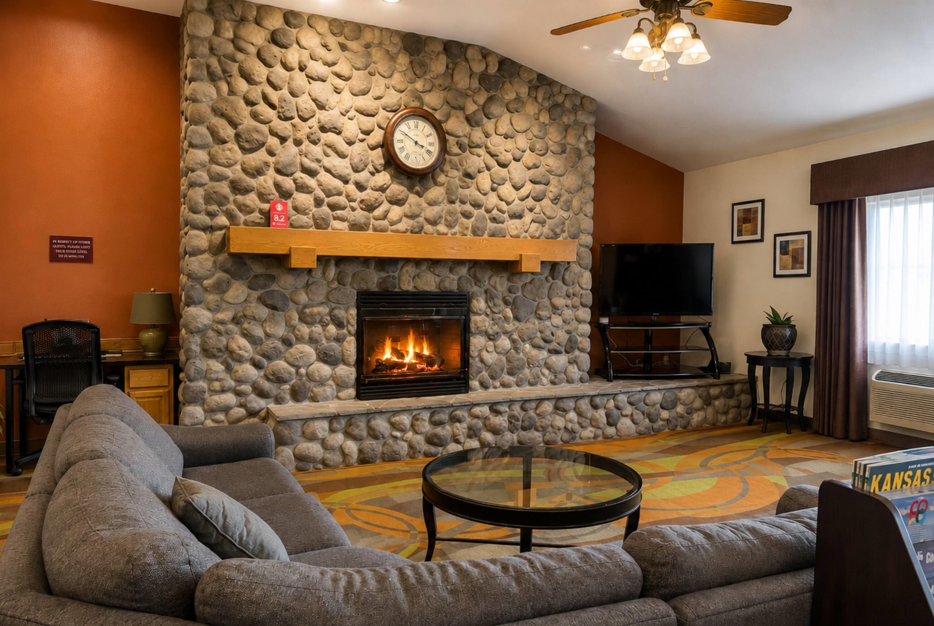 Lobby | Ramada by Wyndham Platte City KCI Airport