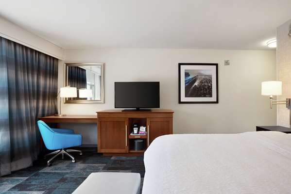  - Hampton Inn & Suites Rosemont