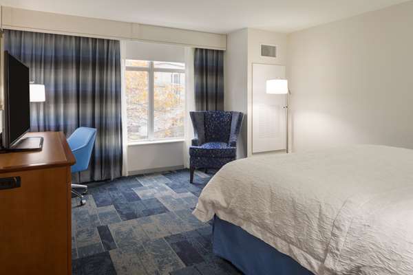 - Hampton Inn & Suites Rosemont