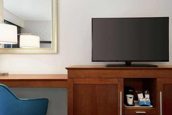  - Hampton Inn & Suites Rosemont