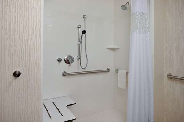  - Hampton Inn & Suites Rosemont