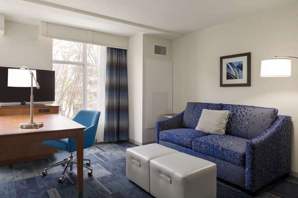  - Hampton Inn & Suites Rosemont