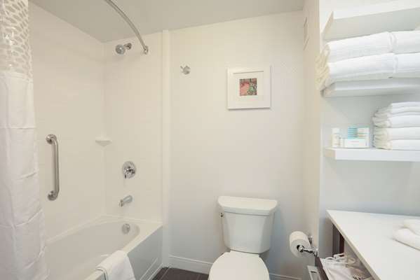  - Hampton Inn & Suites Cincinnati - I-71, Exit 12