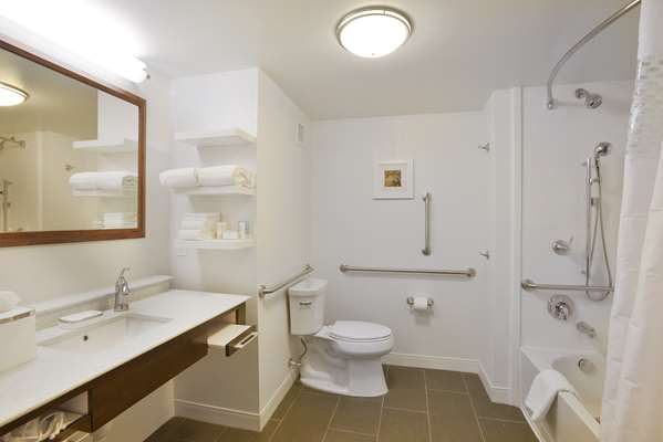  - Hampton Inn & Suites Cincinnati - I-71, Exit 12