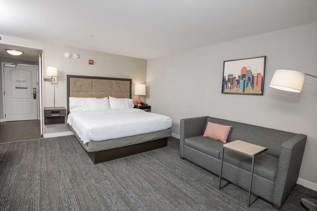 HAMPTON INN AND SUITES CINCINNATI/K, photo 3