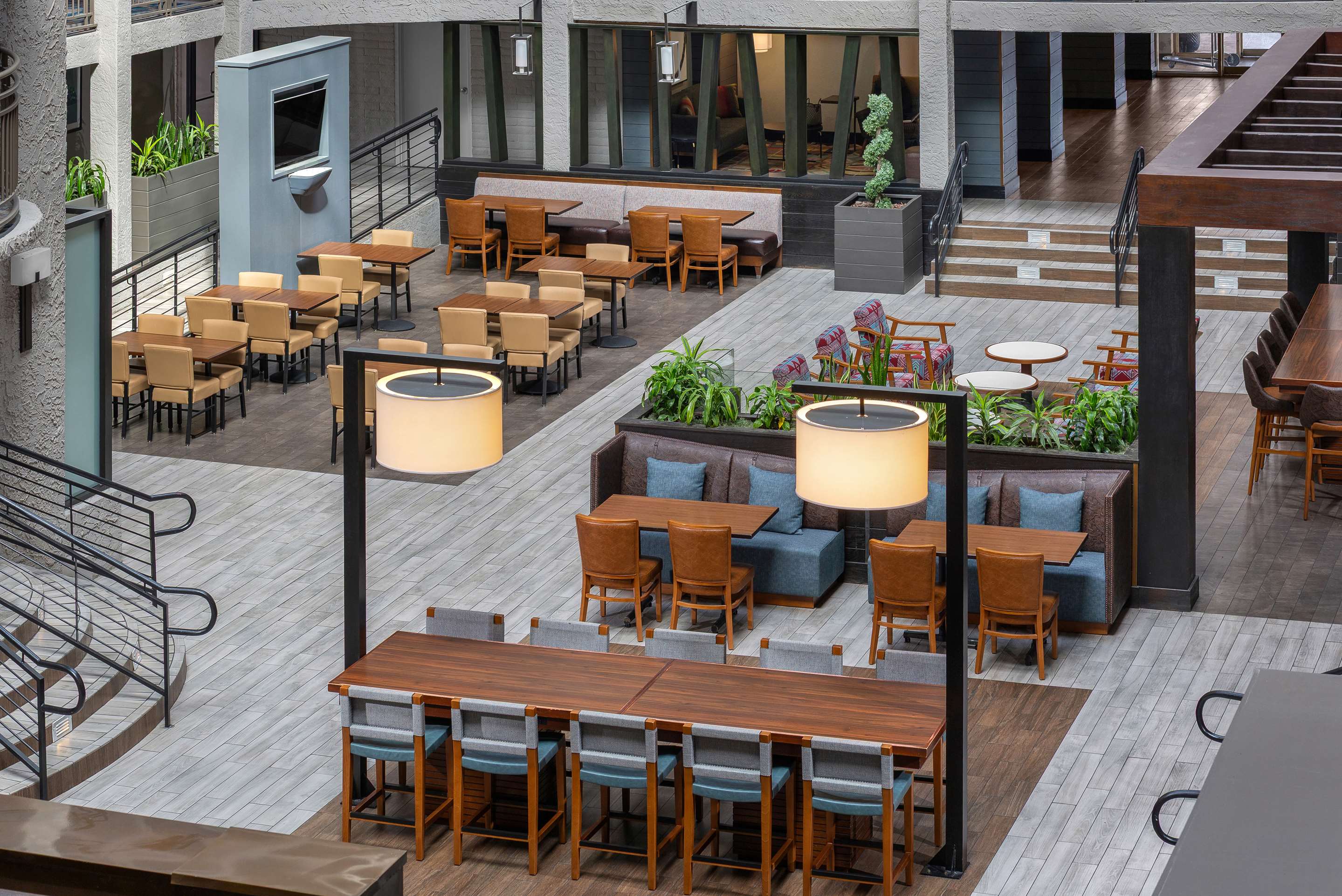 Lobby | Embassy Suites by Hilton El Paso