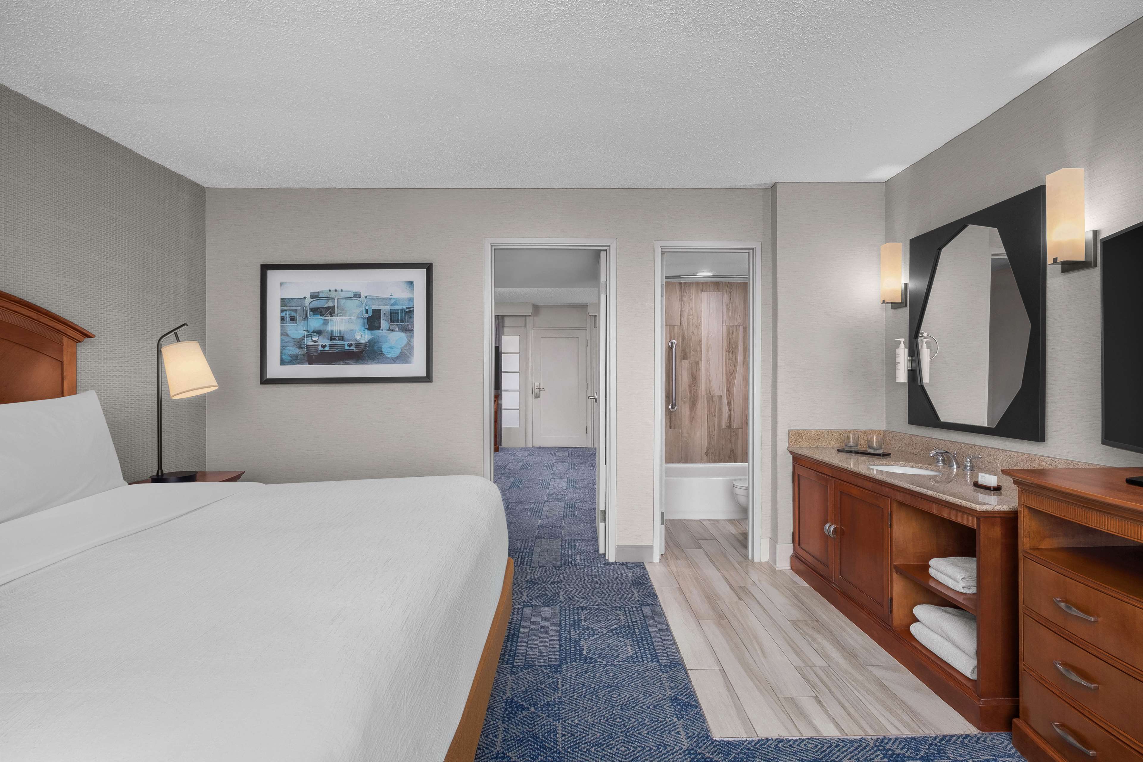 Embassy Suites by Hilton El Paso Room Type - 1 KING BED ONE RM NONSUITE