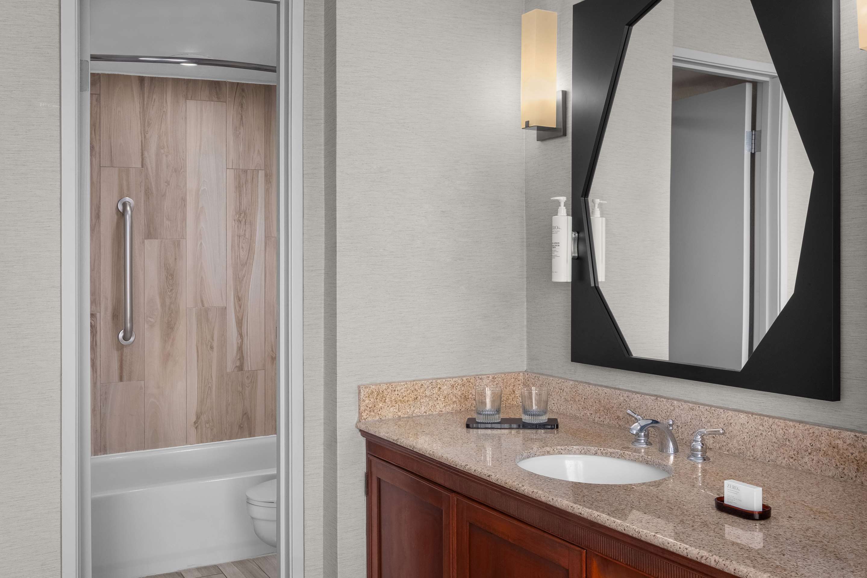 Guest room bath