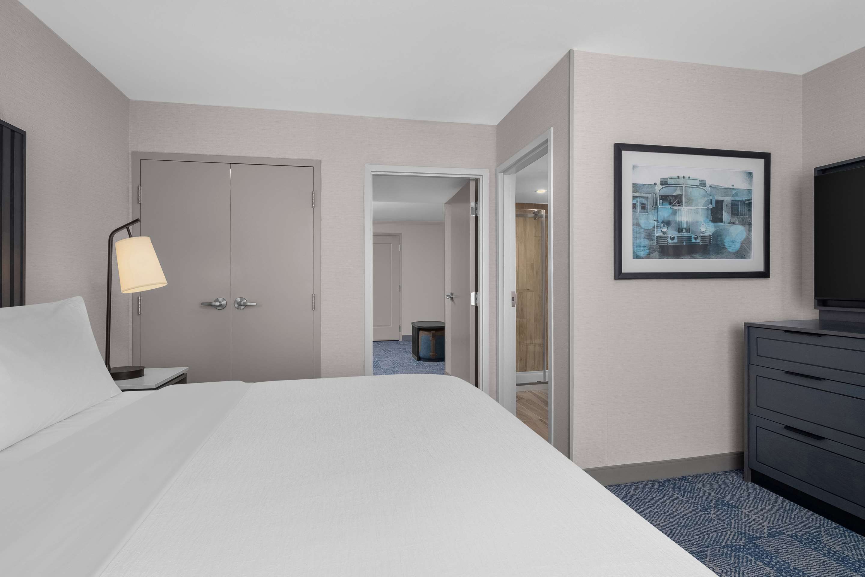 Guest room