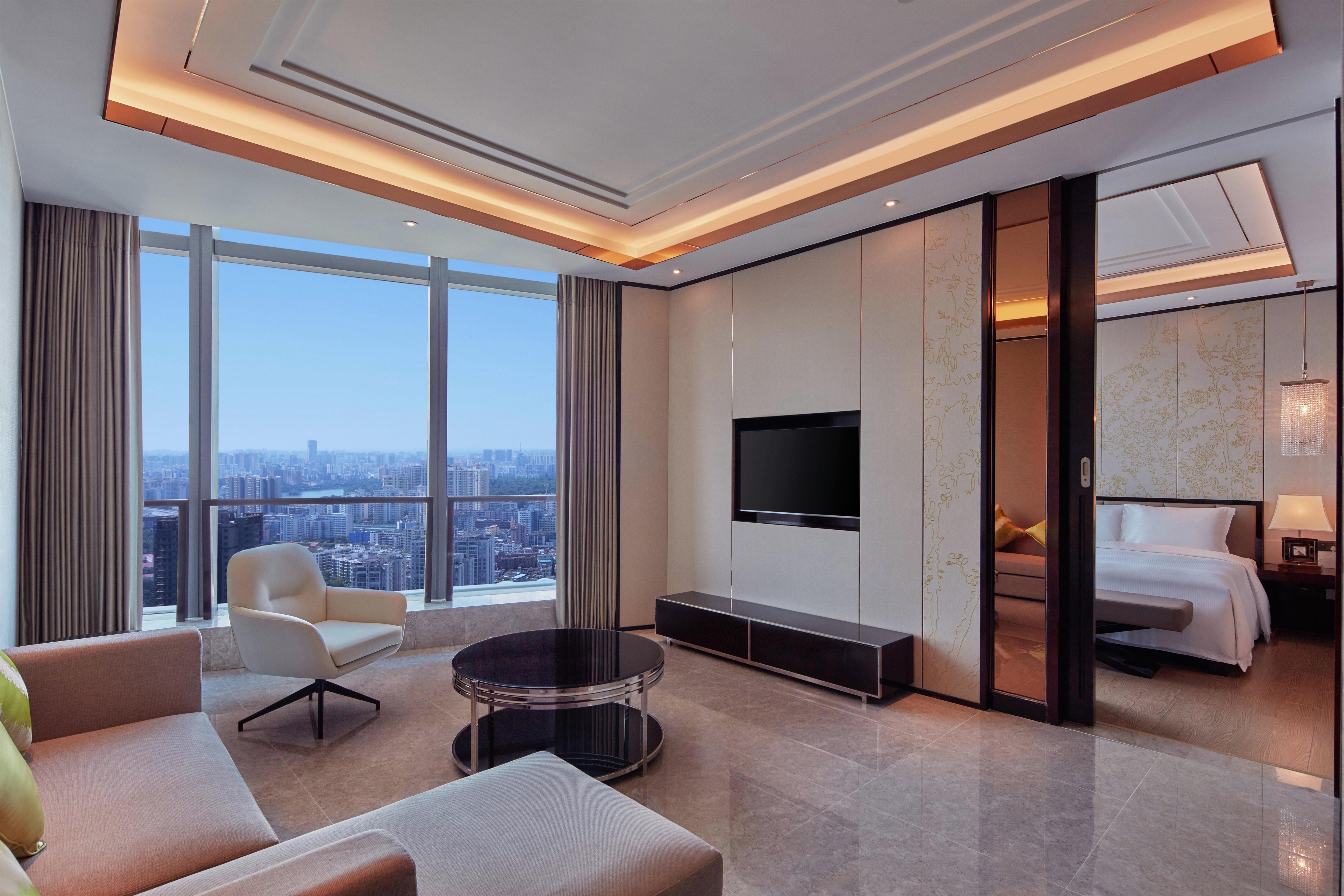 Hilton Haikou Room Type - KING 1 BEDRM DLX APARTMENT