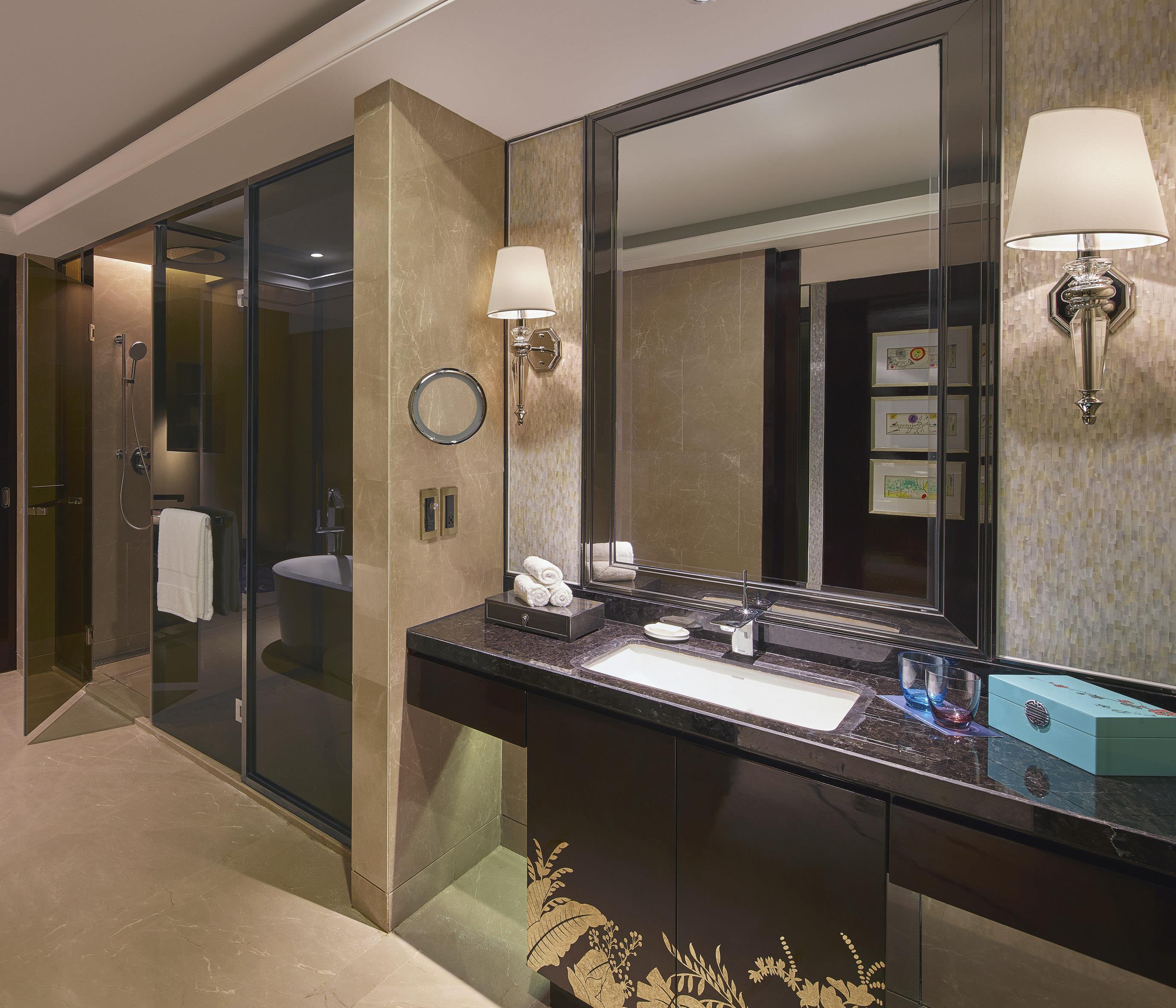 Hilton Haikou Room Type - TWIN EXEC ROOM OCEAN VIEW