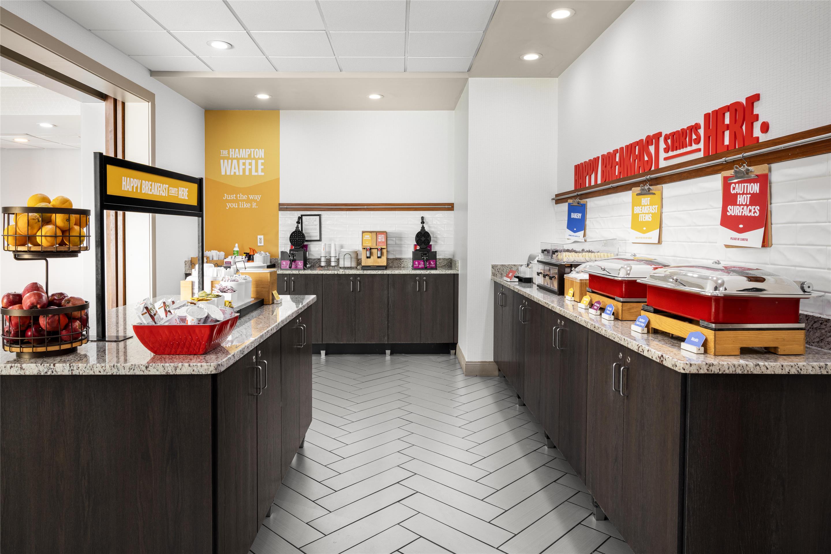 Breakfast Area | Hampton Inn Lexington Medical Center