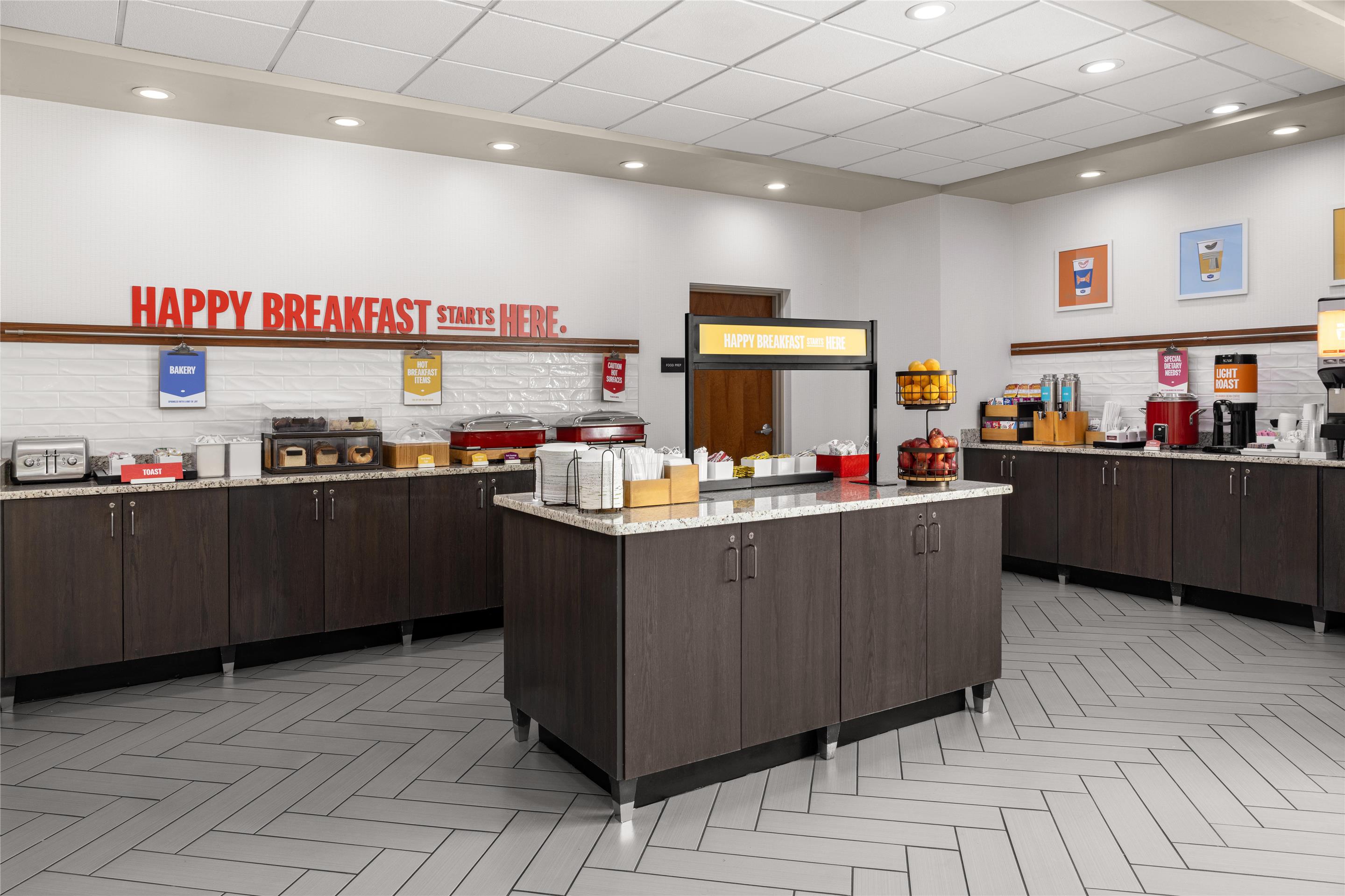 Breakfast Area | Hampton Inn Lexington Medical Center