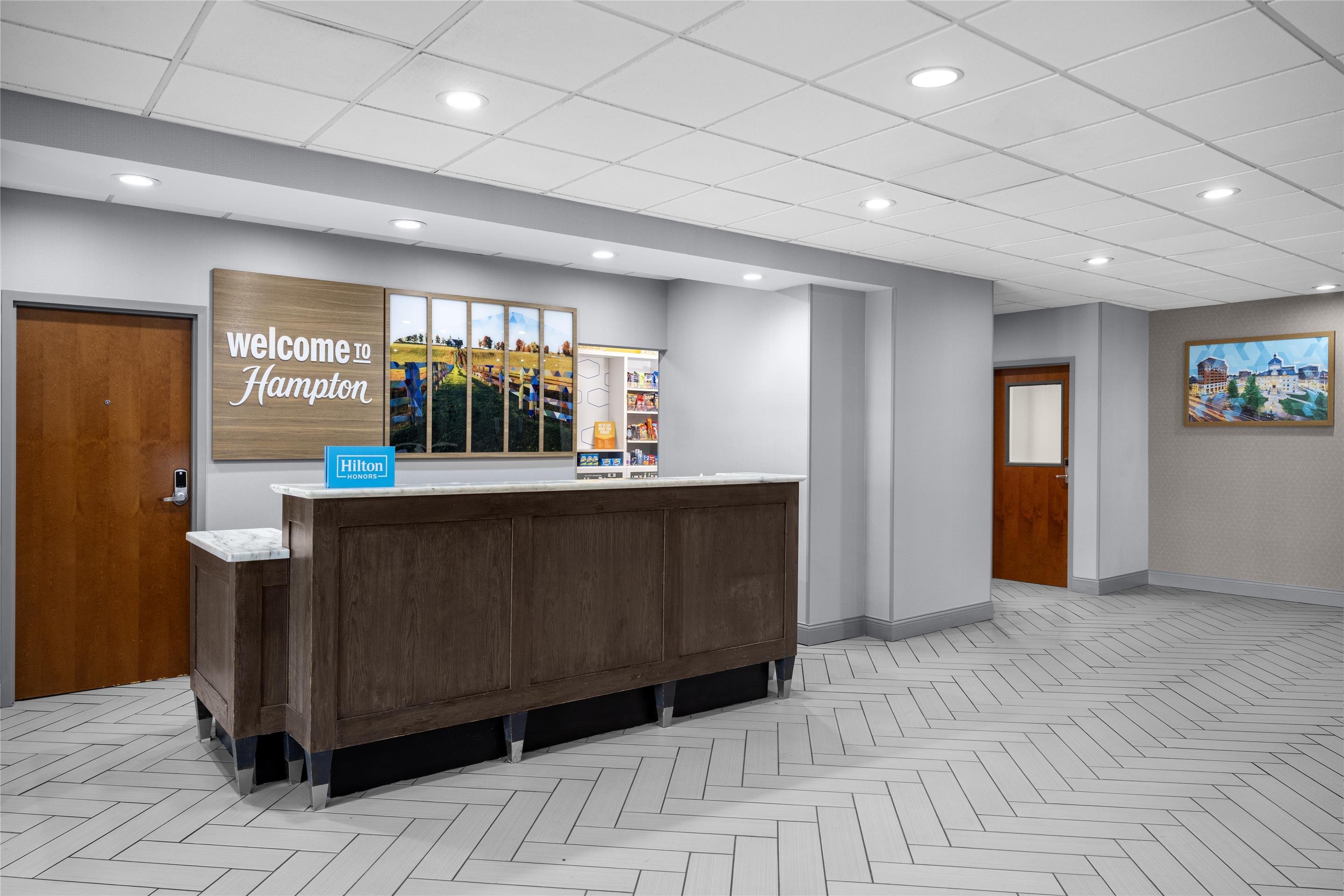 Reception | Hampton Inn Lexington Medical Center