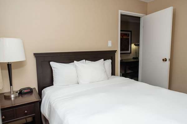 Suite - Baymont Inn & Suites Red Deer